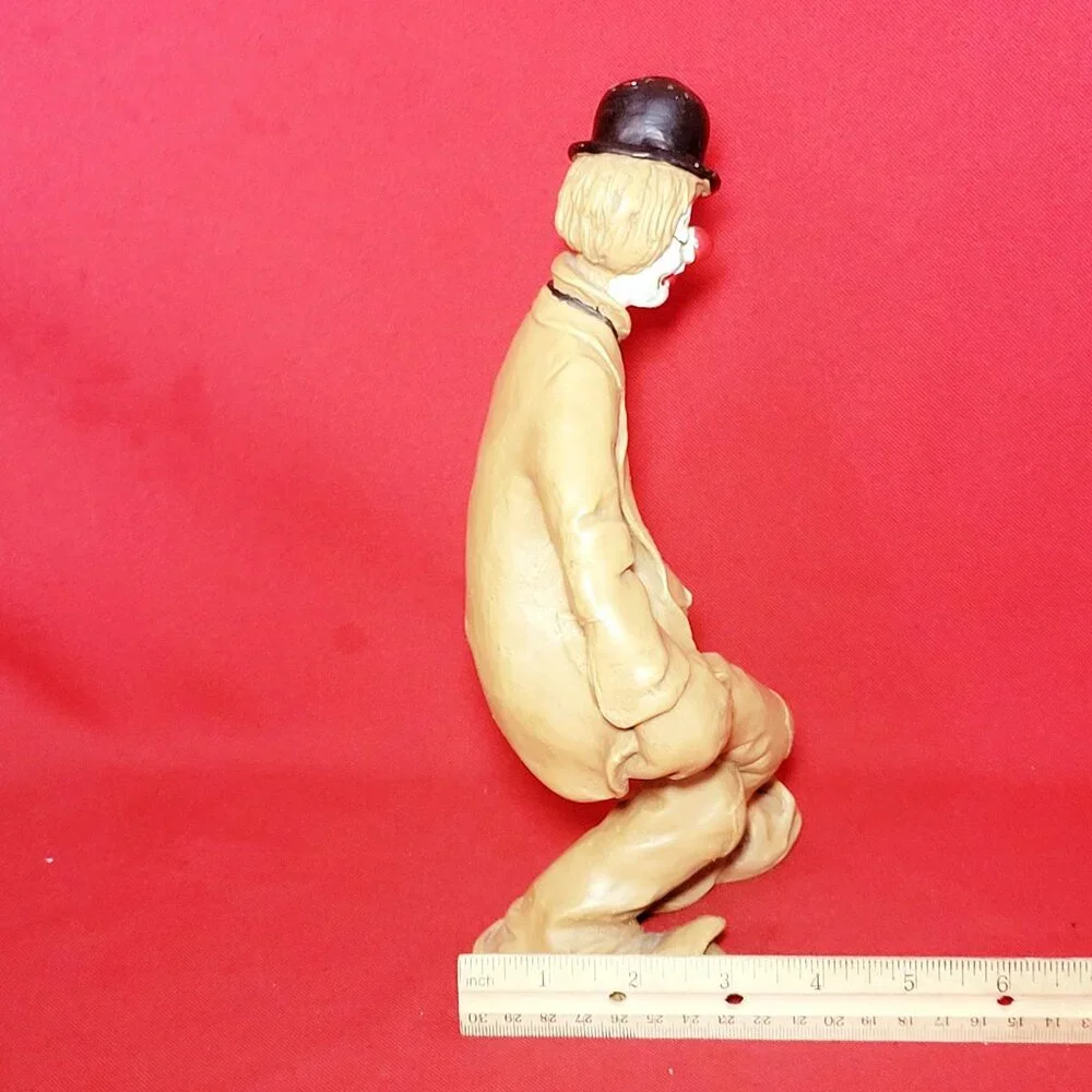Vintage Andreoli Curtsying Clown Sculpture 1978 Figurine